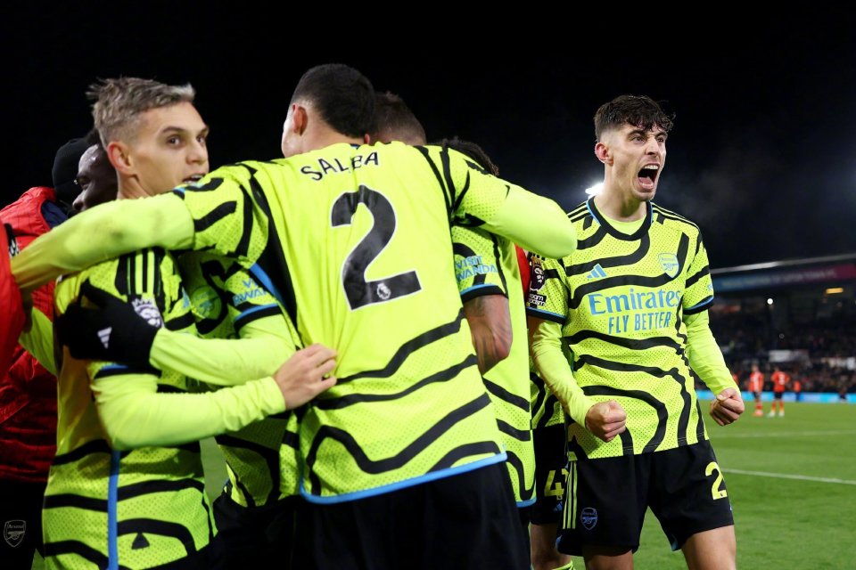 开云_关键球处理冷静，球队稳住比赛局面的简单介绍