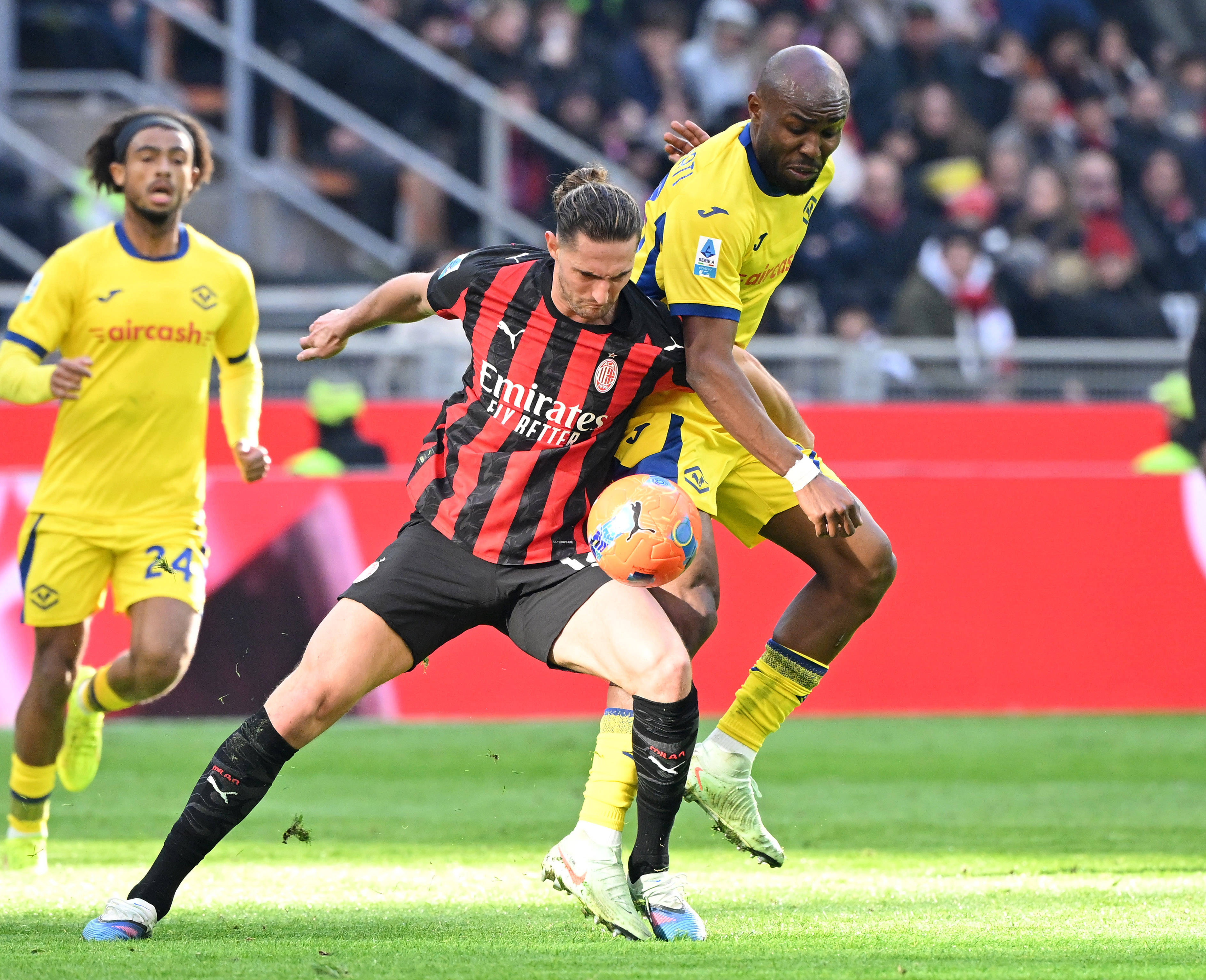 国际米兰提前4轮意甲夺冠